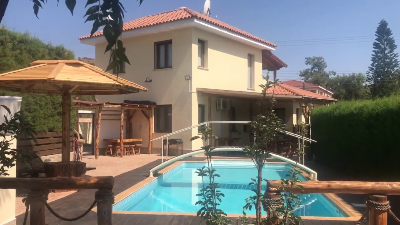 For sale detached house with a swimming pool in Mosfiloti. Οικία
