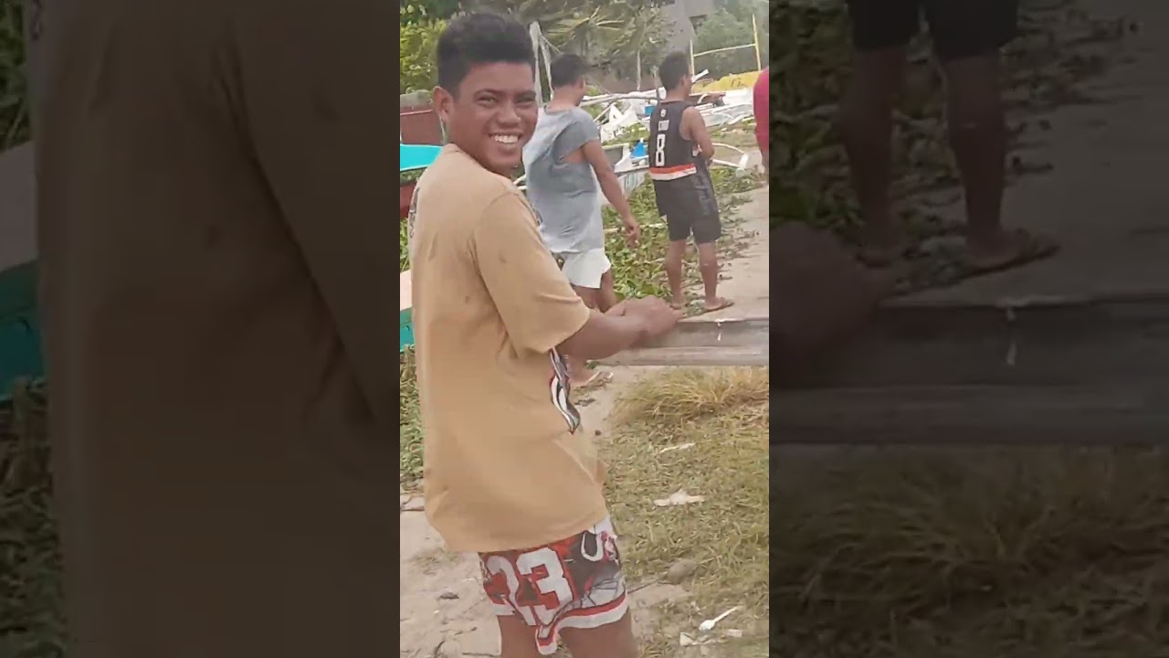 ".The situation here in baybay Daorong,Danao,Panglao Island,Bohol during Typhoon Bibingca."