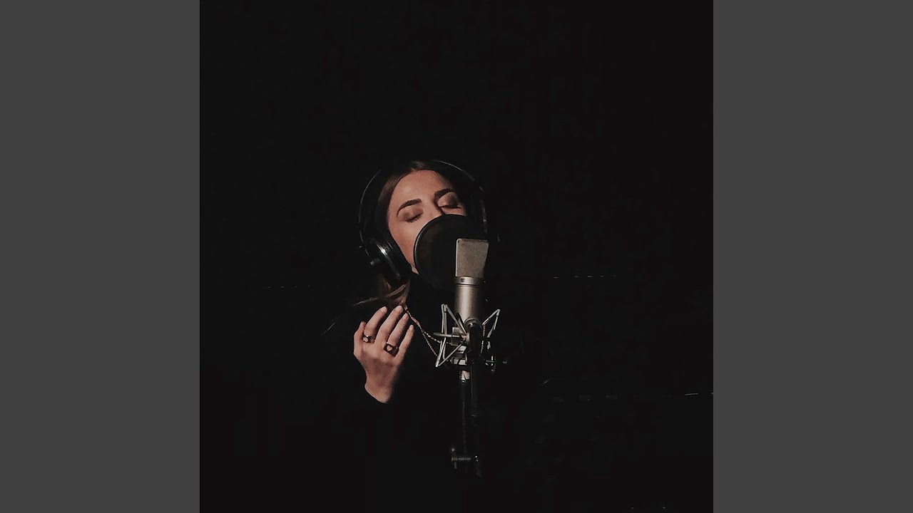 Смотреть «Carry Me In Your Dreams» на YouTube