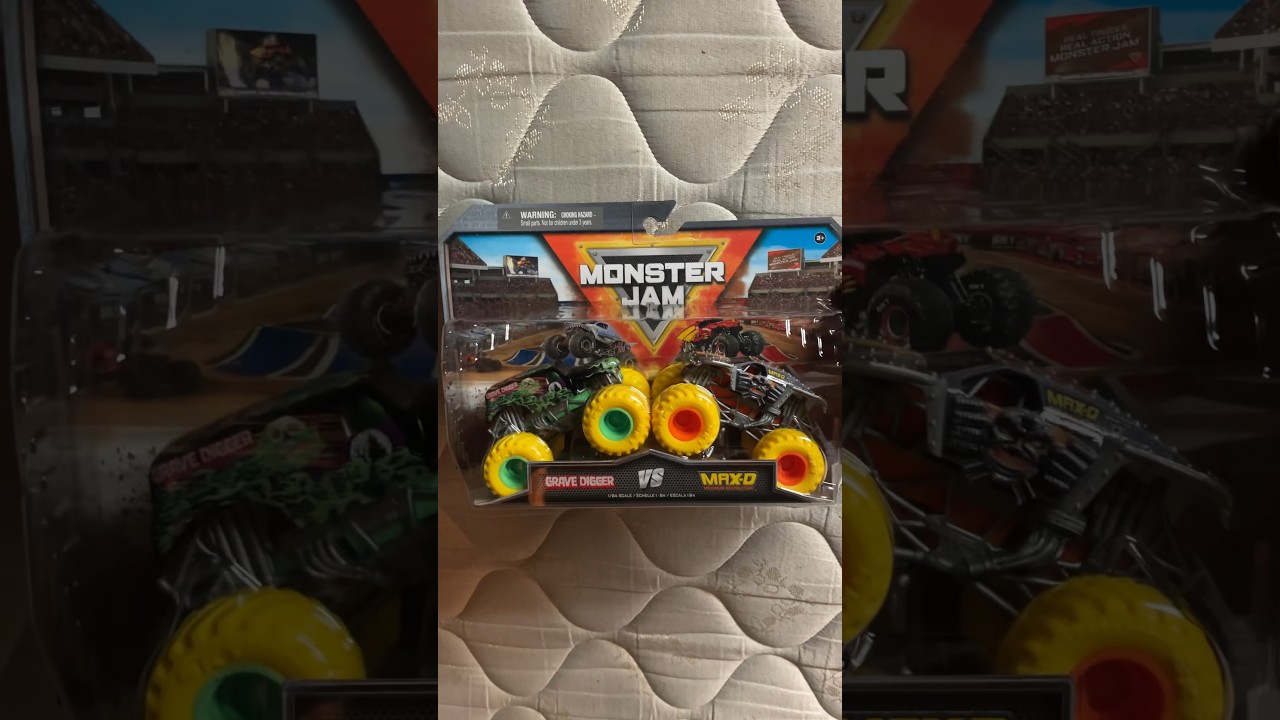 Grave Digger vs Max-D 2-pack Monster Jam Trucks 