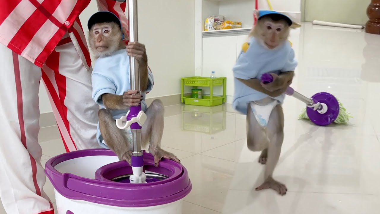 Mom & DouDou Clean The New House Together