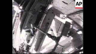 SPACE/USA: SPACE SHUTTLE ENDEAVOUR: SPACEWALK