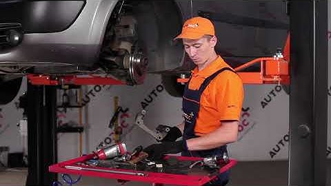 How to change front brake discs and front brake pads on RENAULT SCÉNIC 2 TUTORIAL | AUTODOC