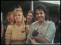 Capture de la vidéo Paul Mccartney & Wings • Melbourne Airport Arrival/Interview • 1975 [Reelin' In The Years Archive]