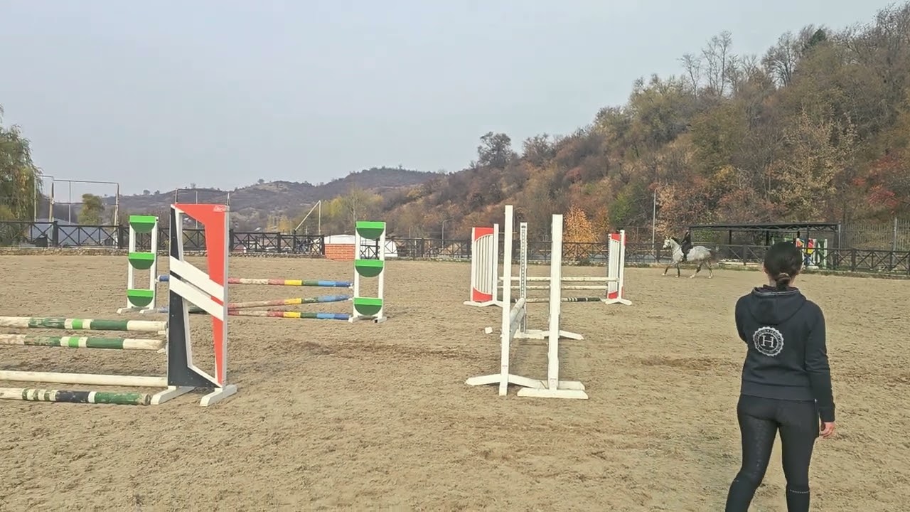 Учебная группа по конкуру КСК Харагун. Тренер МС Ибрагимова Ясмин. Алматы. 29.10.25