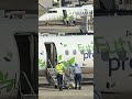 エントリードア・オープン、タラップ接続！緑のANA Future Promise Prop 大阪国際（伊丹）空港 #shorts
