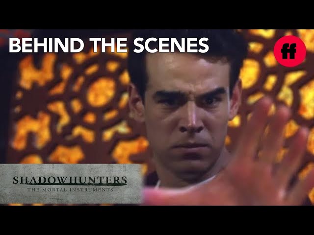 Watch: 'Shadowhunters' Cast Plays Werewolf – TMI Source