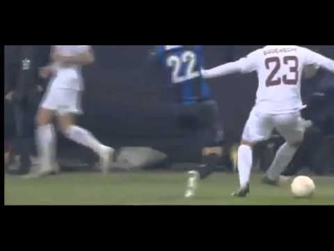 Milito Worst Knee Injury Inter Vs. CFR Cluj