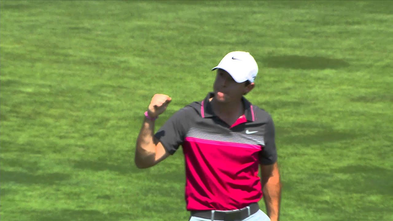 Rory McIlroy chips in for eagle at PGA Championship - YouTube