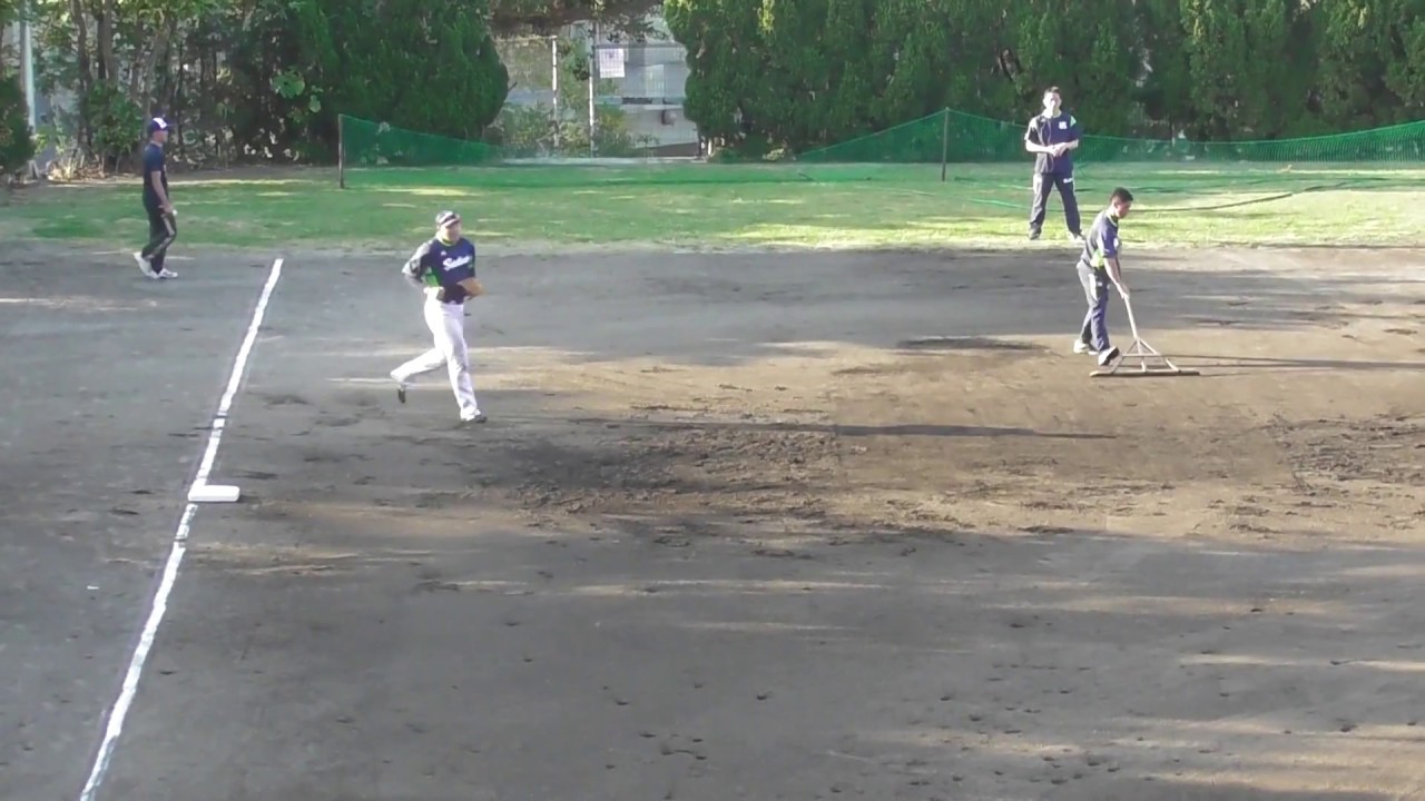 2019/02/02宮本ヘッドコーチ直々ノック！特守を受ける村上宗隆と宮本丈@浦添キャンプ