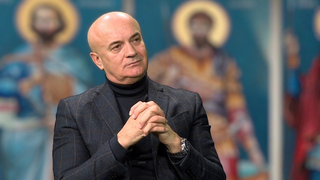 Прича о пуковнику Легенди I Господ над војскама