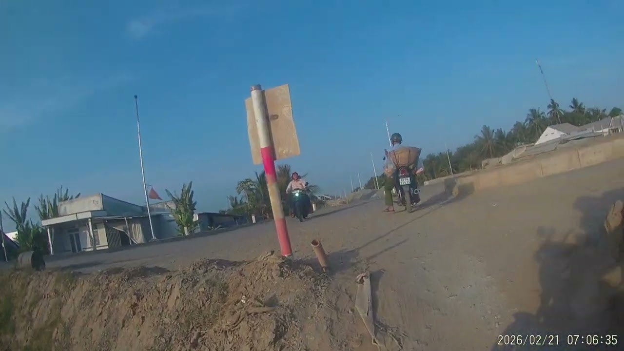 Qua cầu Đại Ngãi 2