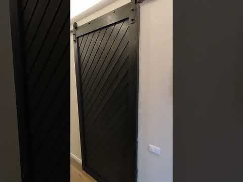 Usă glisantă 'barndoor'