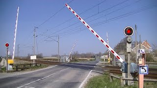 Spoorwegovergang Bissezeele (F) // Railroad crossing // Passage à niveau screenshot 5