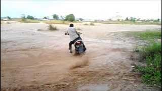 Fun Supermoto With Yamaha Mio Scutic