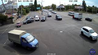 Видео Кто прав / кто не прав... ул. Грушевского, ул. Хуторская, ул. Химическая от Центр 077, Хуторская улица, Одесса, Украина