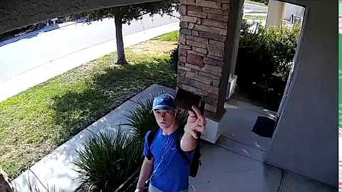 Teenager Returns Lost Wallet With $1,500 Inside to Owner