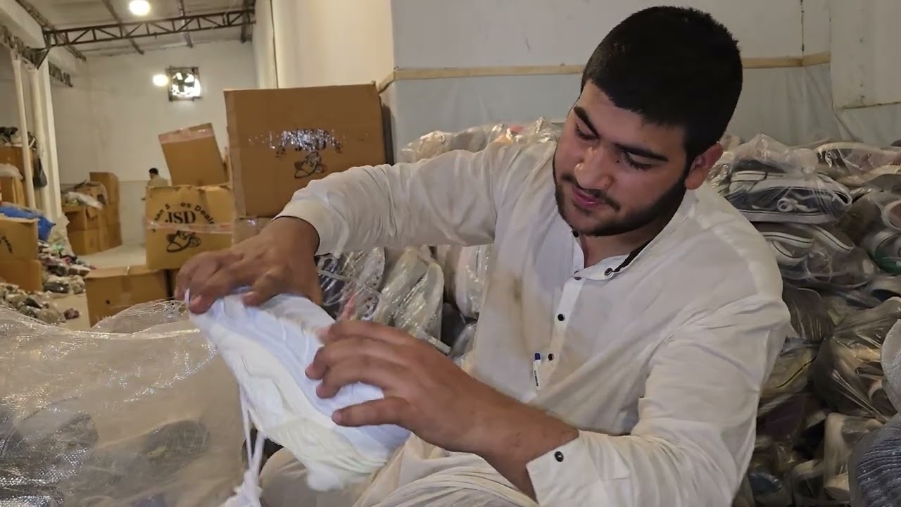 ایک گریڈ والا جوگر نیو وہ بھی عید کے لیے 03170380450