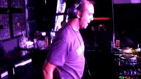 Pete Tha Zouk on the mix @ Mad Club, Lausanne (Switzerland) 01.06.2011