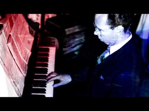 Bob Marriott Plays "America The Beautiful" (c. 1976)