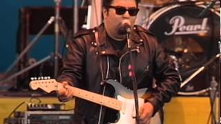 Los Lobos - Don't Worry Baby - 11/26/1989 - Watsonville High School Football Field (Official) chords