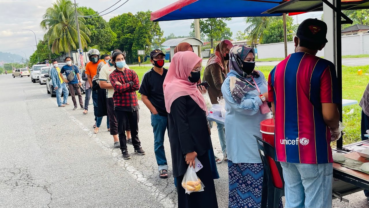 6.30 pagi pelanggan dah start BERATUR, hanya buka 2 JAM, siapa lambat HABIS !!