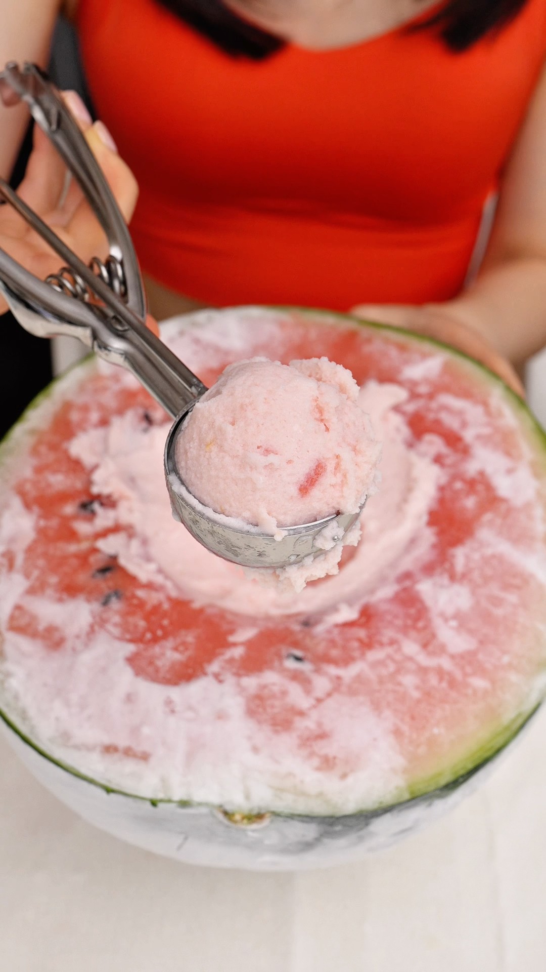 世界中で大流行してるスイカアイス🍉材料2つ！甘味料不使用 - YouTube