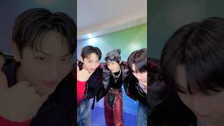따분한 일상뿐인데 💣🤙 w/ #HWANWOONG @ONEUS