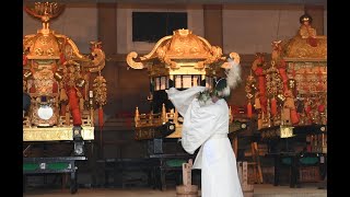 祇園祭　祭神の神輿清める「神輿洗」