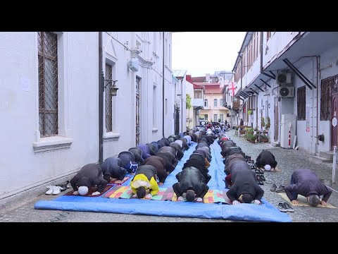 რამადან ბაირამი და განახლებული ლოცვები მეჩეთში