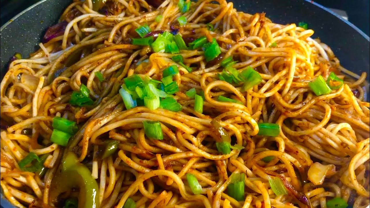 Chilli Garlic NoodlesNoodles Recipe व्हेज चिली गार्लिक नूडल्स How