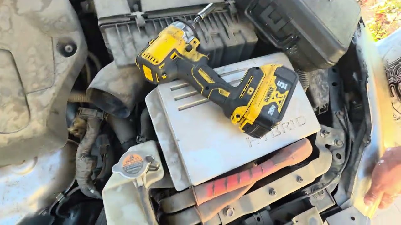 ⁰⁷ nissan altima ibrido 2.5 pt1 como mober el bumper para sacar los 2 radiadores se daño el mas caro