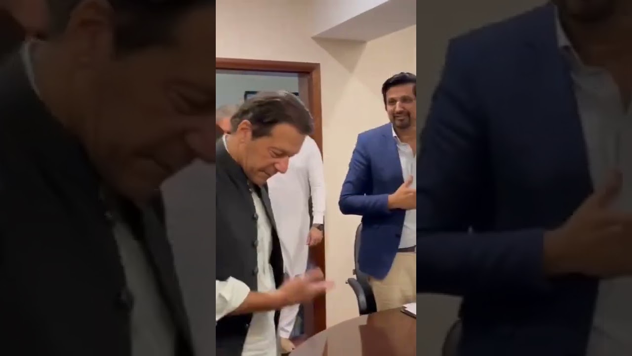 imran khan in relax mood #imrankhan #pakistan #banigala #pti #imrankhantoday #98news