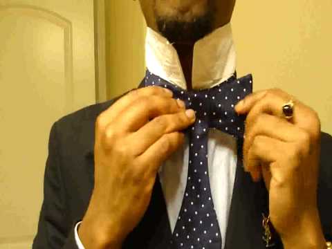 Mitchell&rsquo;s Guide How to Tie a Self-Tie Mens Bow Tie