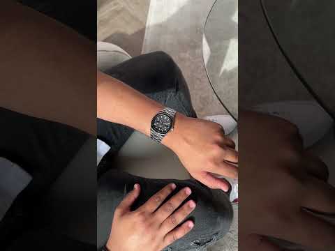 أجمل هدايا التخرج الرجالية من زايروس ساعة أنيقة بتغليف فاخر زايروس