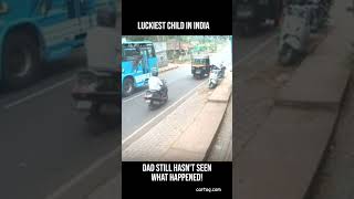 Lucky Escape For Little Girl Child! Thank The Alert Bus Driver