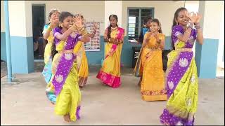 Utha Chetula Basinga Balalu Song
