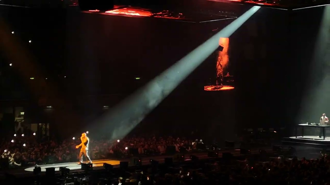 Luciano Seductive Tour 2024 in Vienna: Luciano performing What Happened | Olga Todorovic