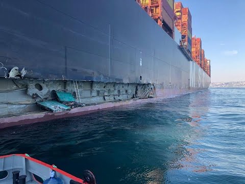 Ambarlı Limanı'nda iskeleye çarpan gemi havadan görüntülendi