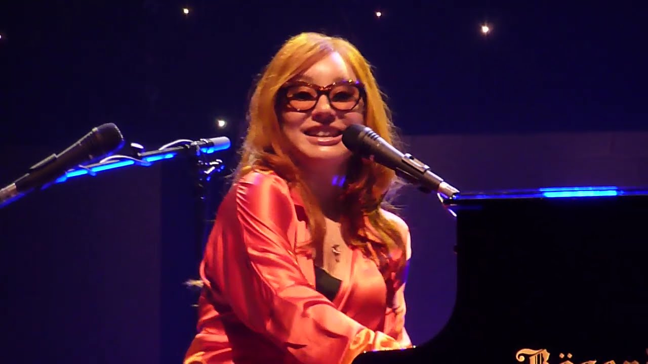 Tori Amos - A Sorta Fairytale and Wrong Glasses Intro -Manchester Apollo - 11/5/14
