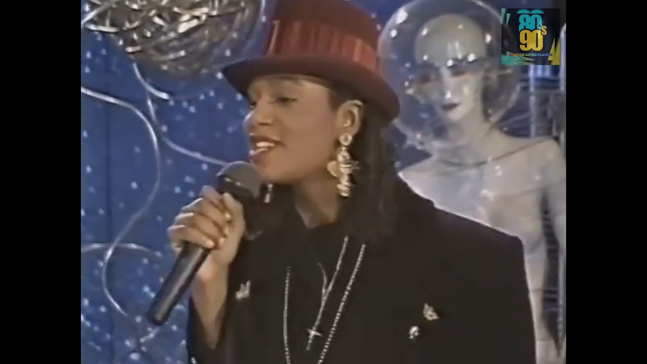 MC B featuring DAISY DEE This Beat is Technotronic (High Level Mix)