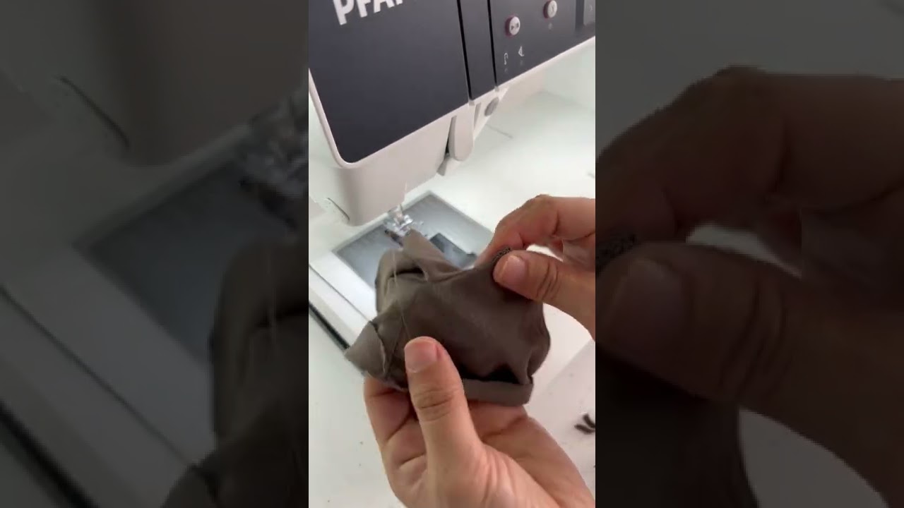 Yırtmaçlı kol detayı ✂️