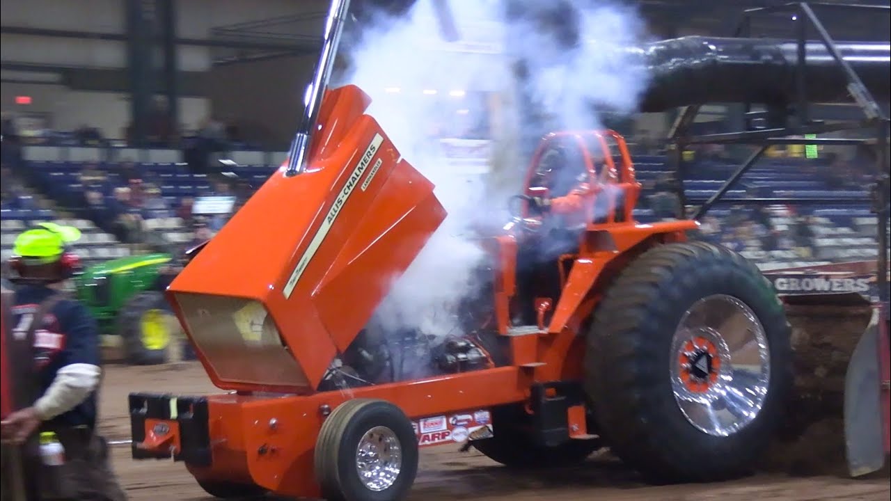 Tractor Pulling 2025 - 9500lb Hot Farm Tractors Qualifying & Finals from the Southern Invitational!