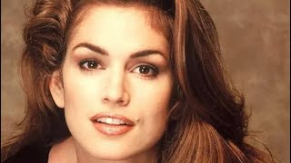13 Sexy Photos of Cindy Crawford