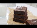 Fudgy Chocolate Brownies｜Apron