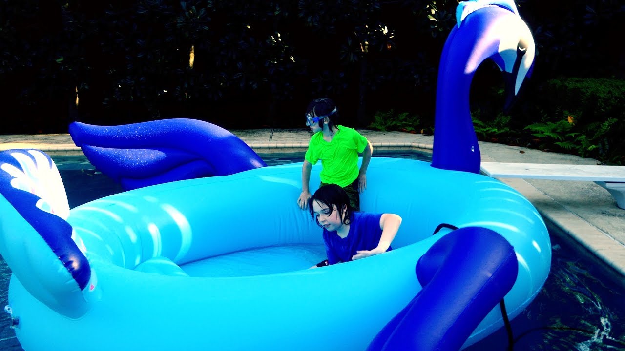 biggest pool float in the world