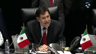 Manifestantes irrumpen en sesión del Senado