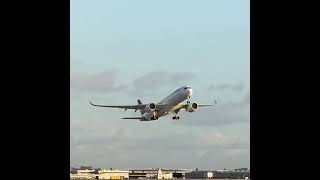 Nice moment the takeoff of the Airbus 350 of the German company Lufthansa (?????)