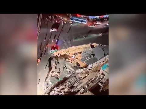 厦门吕厝地铁站附近路面坍塌：车站进水 地铁上演“水中游”