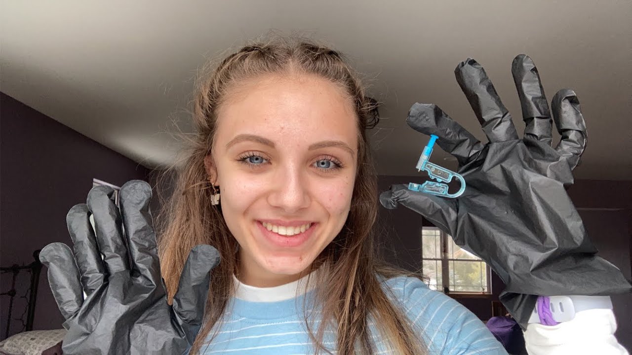 ASMR || Best Friend Pierces your Ears!!👂